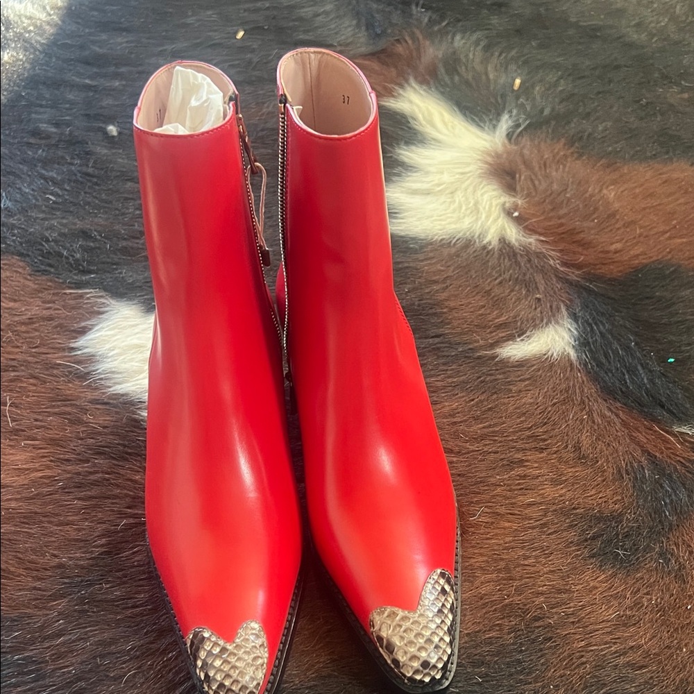 BOYY NWT Made in Italy Red Leather Ankle Boots with Snakeskin Detail. Size 37.